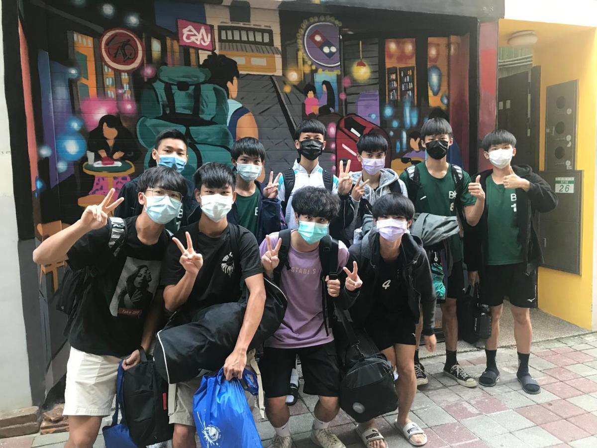Mydeer Backpacker Tainan Exterior foto