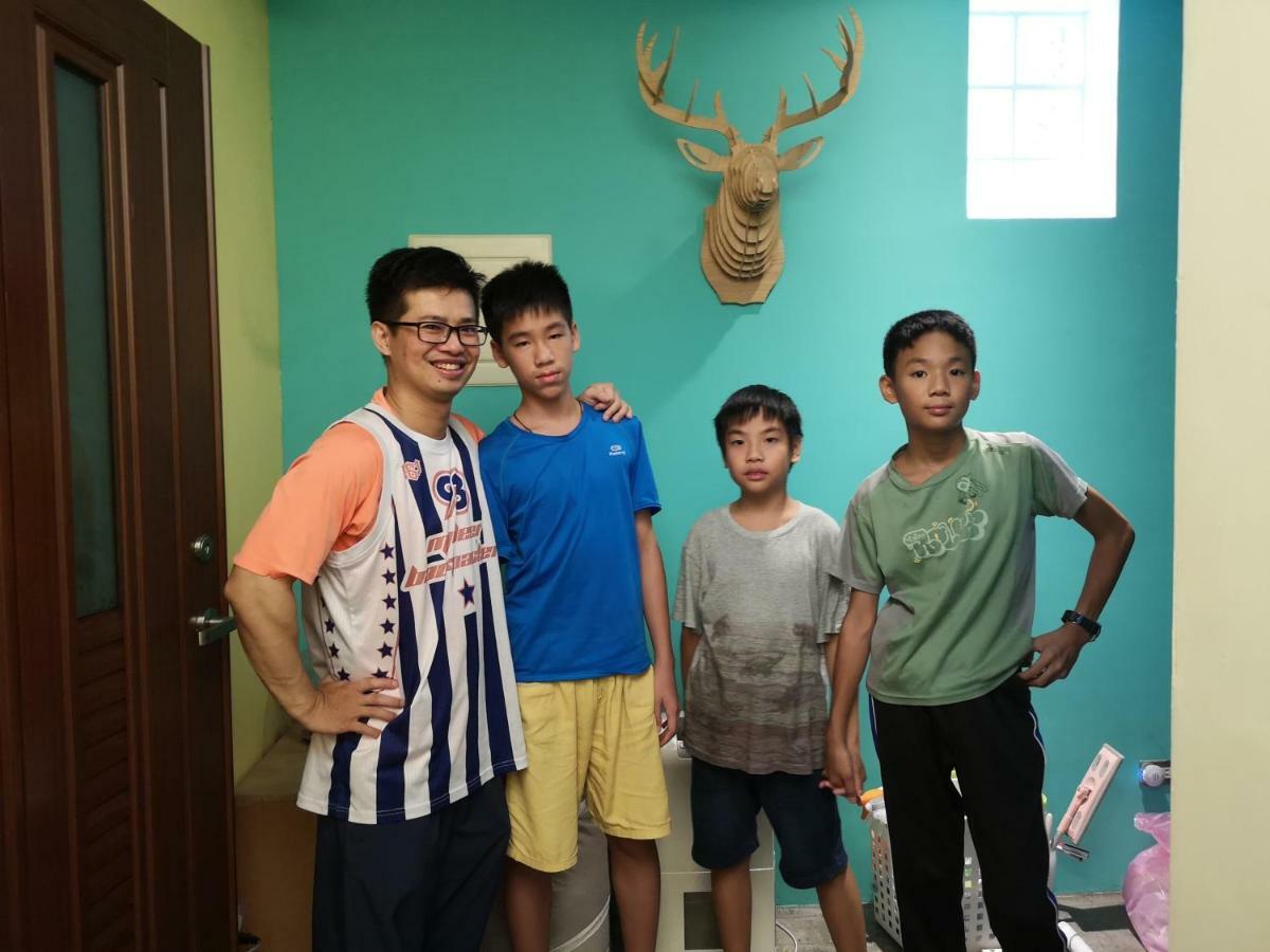 Mydeer Backpacker Tainan Exterior foto